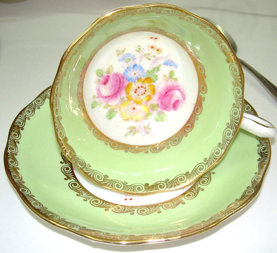 1097 Footed Cup & Saucer Set by Royal Albert-1