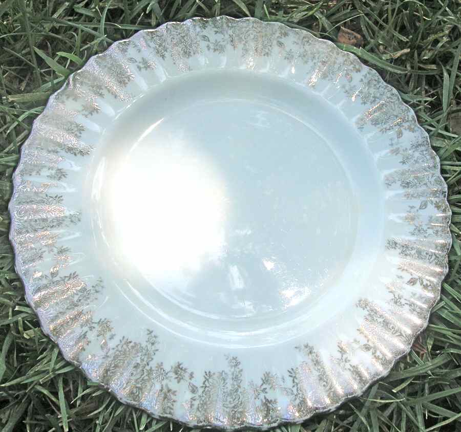 ROA236 Salad Plate by Royal Albert-1