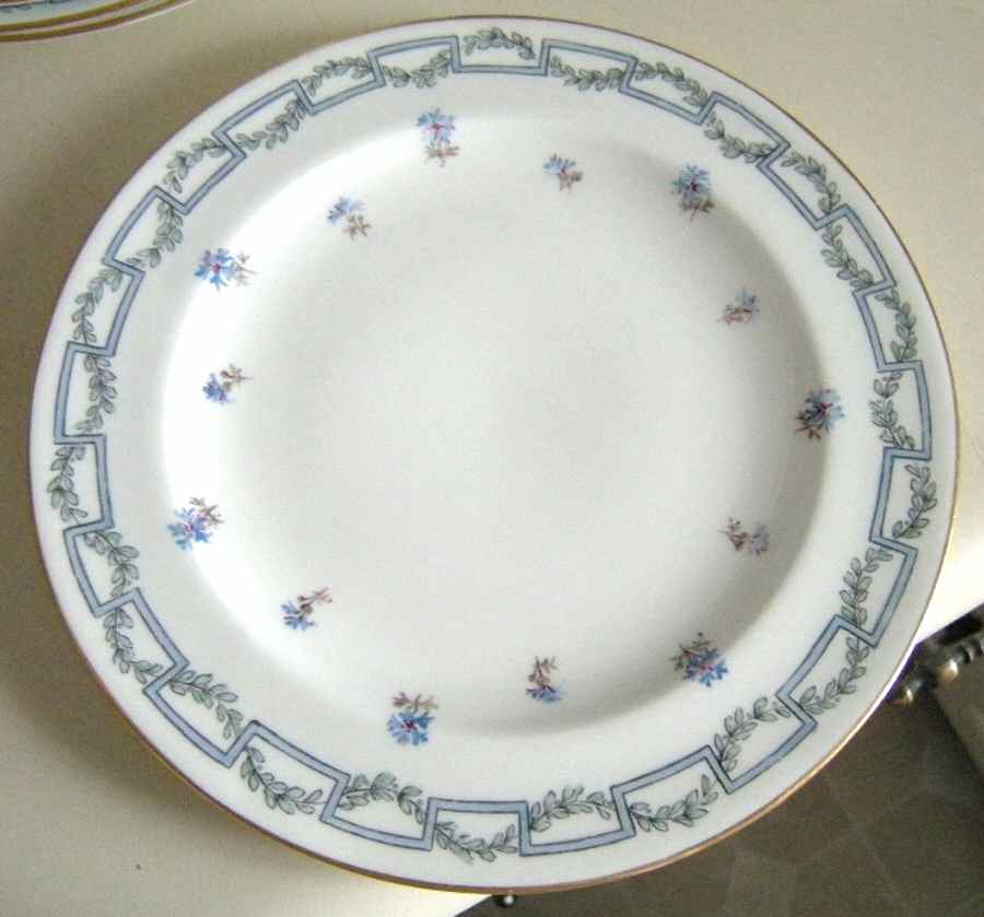 RCD130 Dinner Plate by Royal Crown Derby-1