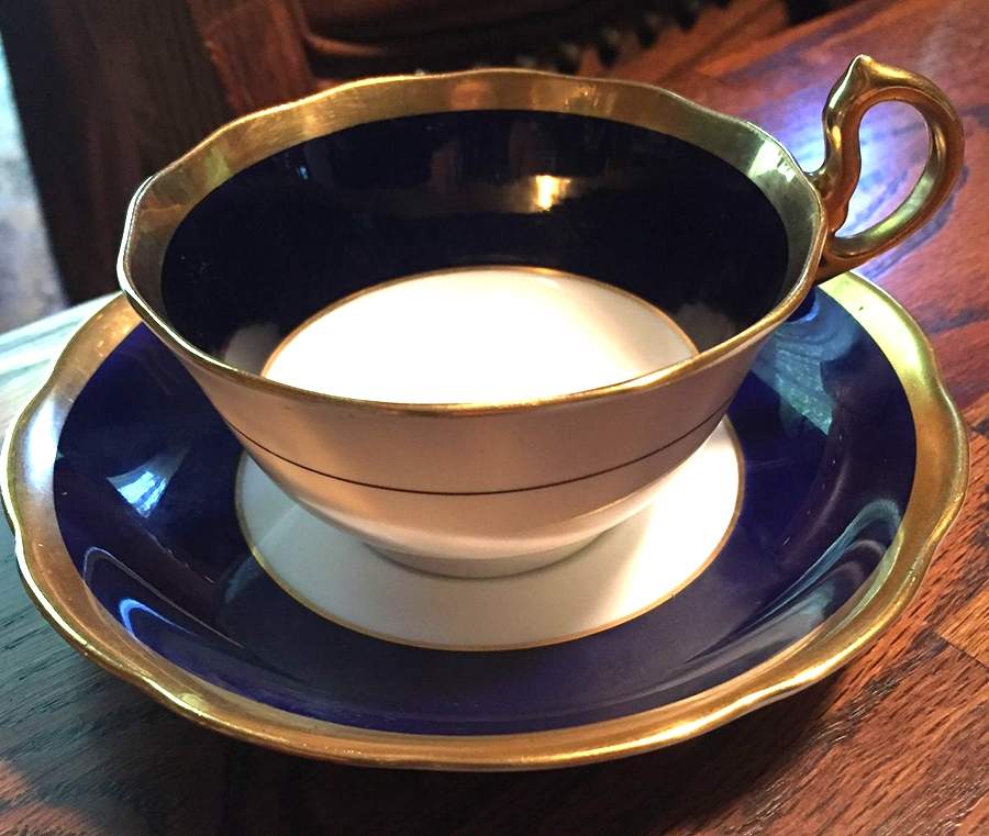 6514 Flat Cup & Saucer Set by Royal Albert-1