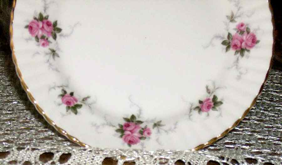Cottage Rose Dessert/Pie Plate by Royal Windsor-1