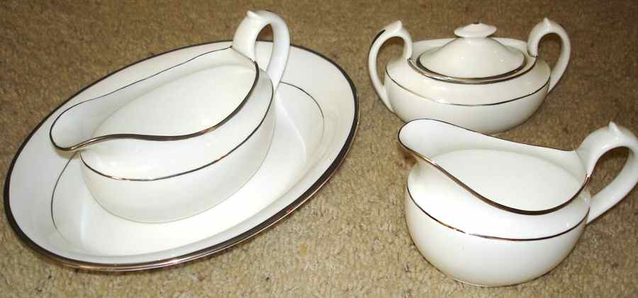 RCD133 Sugar Bowl & Lid by Royal Crown Derby-1