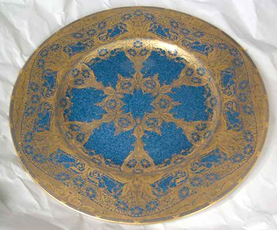 C1818 Dinner Plate by Royal Worcester-1