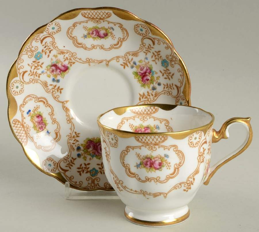 7880 Footed Cup & Saucer Set by Royal Albert-1