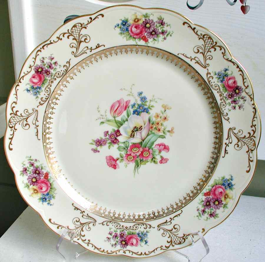 ROB418 Dinner Plate by Royal Bayreuth-1