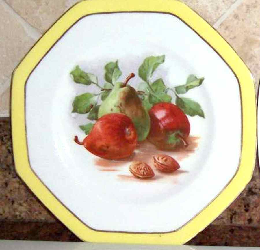 H943 Dinner Plate by Royal Doulton-1