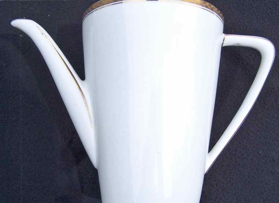ROT285 Coffee Pot & Lid by Royal Tettau-1