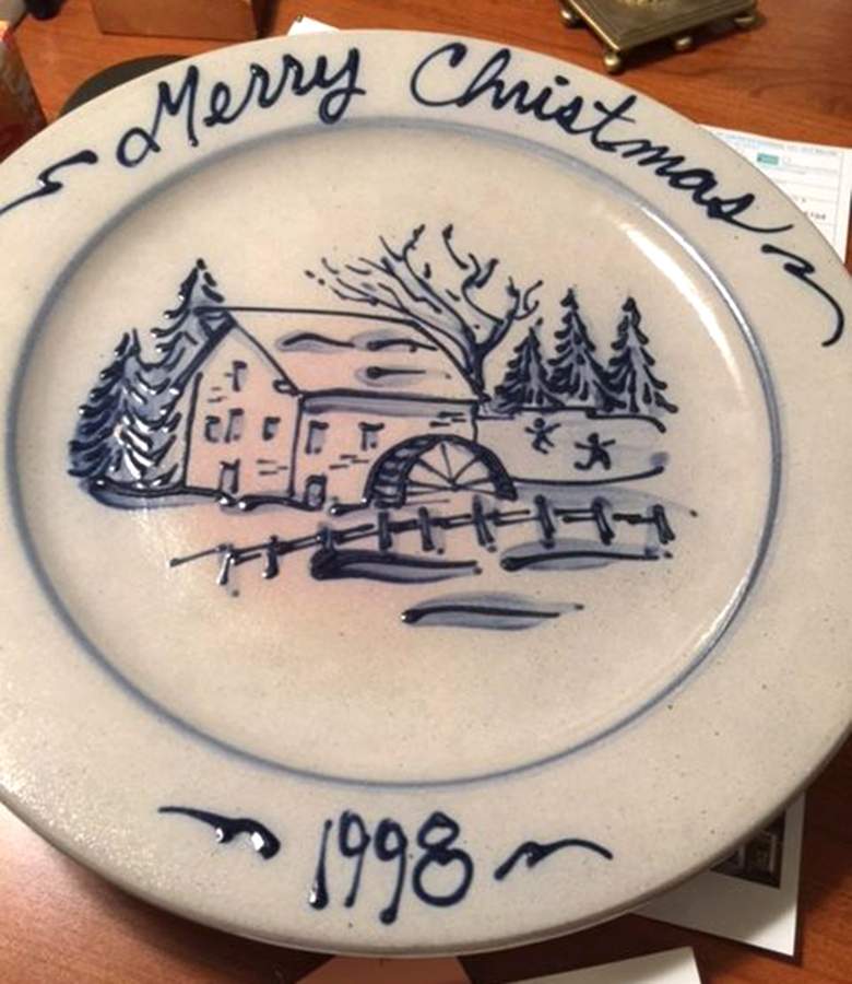 Merry Christmas 1998 Collector Plate by Rowe Pottery-1