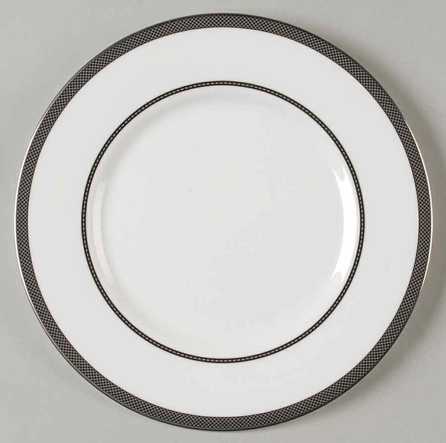 Couturier Accent Luncheon Plate by Royal Doulton-1