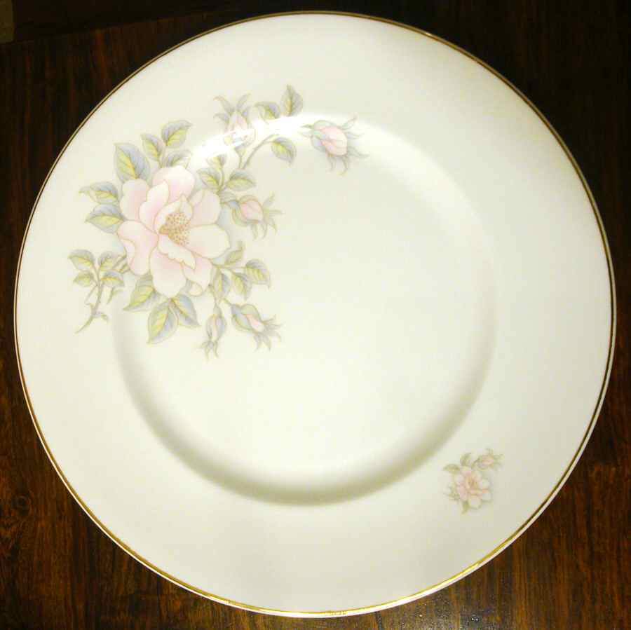 R4C1 Dinner Plate by Royal Collection-England-1