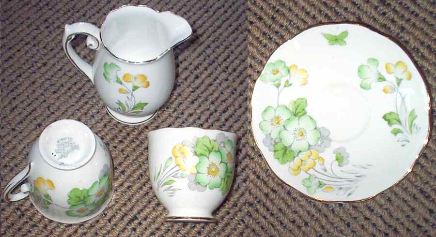 Gloria Footed Cup & Saucer Set by Roslyn (England)-1