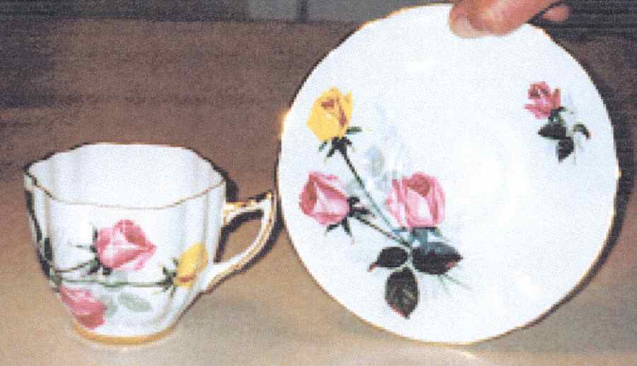 X1969-81 Footed Cup & Saucer Set by Royal London-1