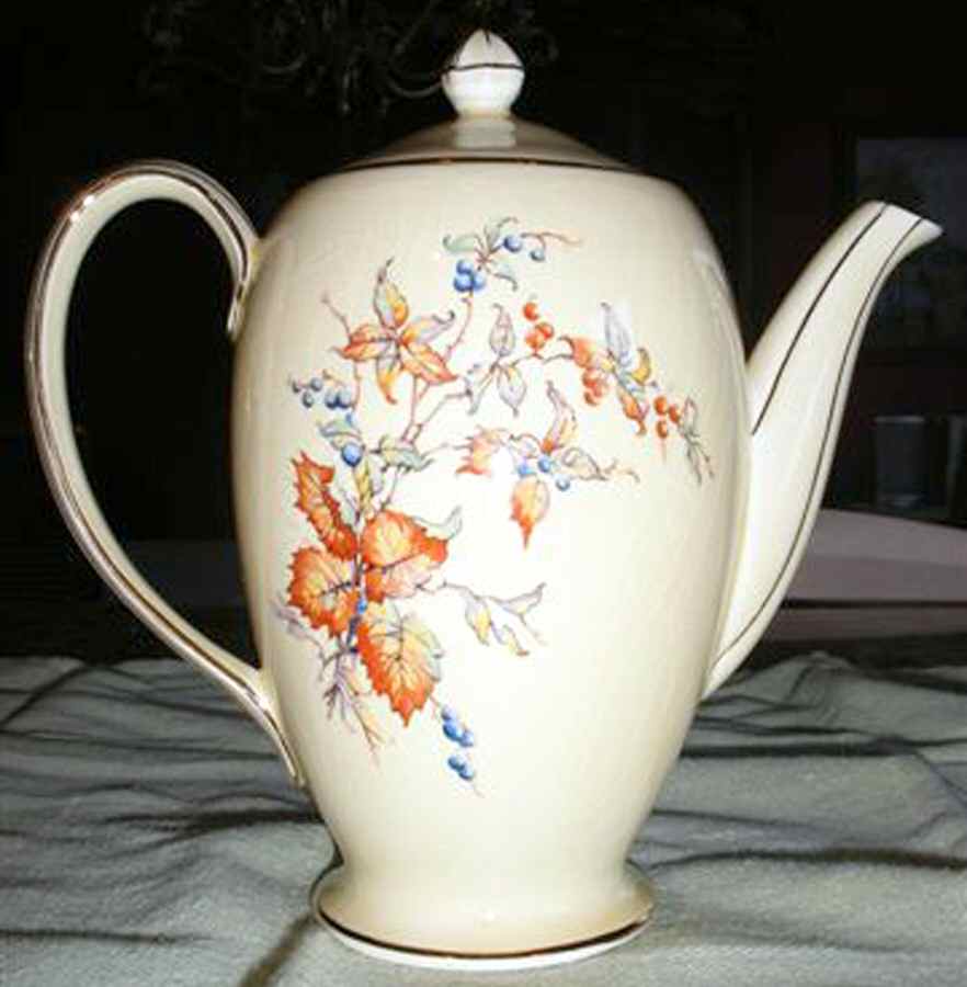 7170 Coffee Pot & Lid by Royal Winton-1