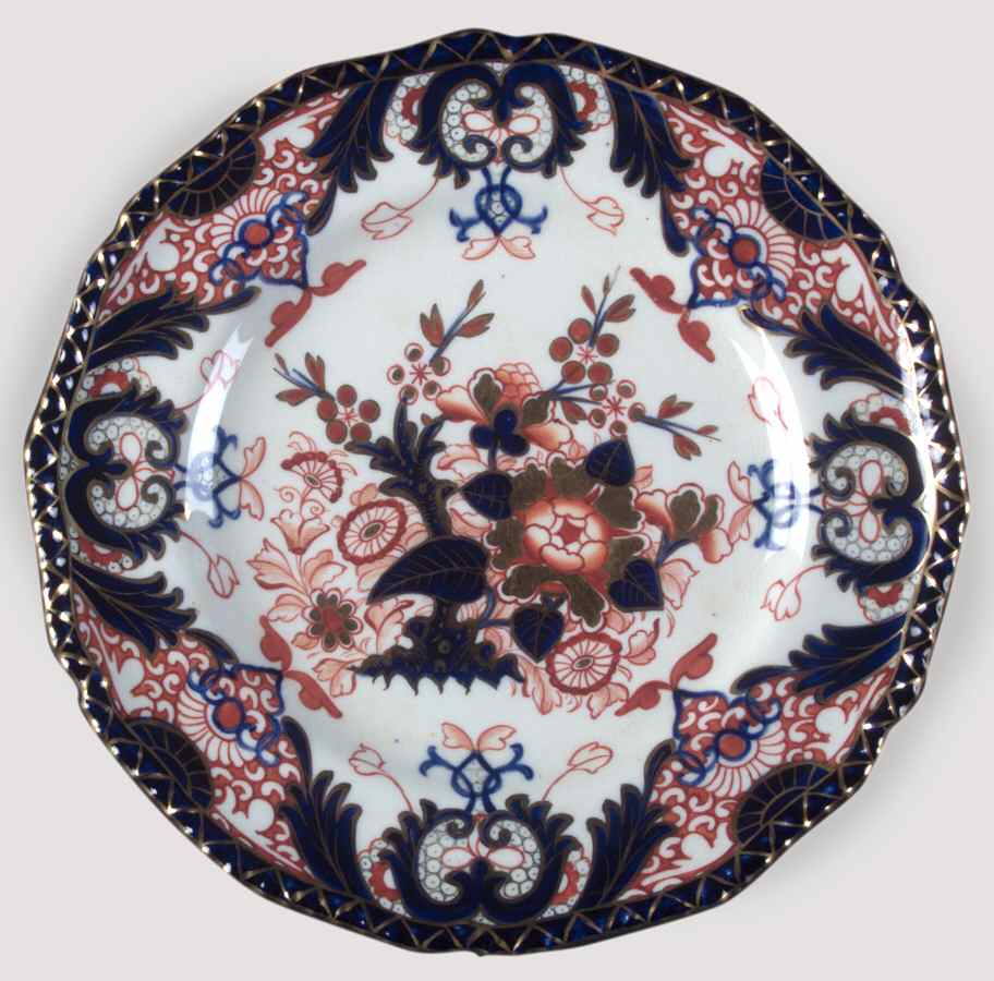 RCD137 Dinner Plate by Royal Crown Derby-1