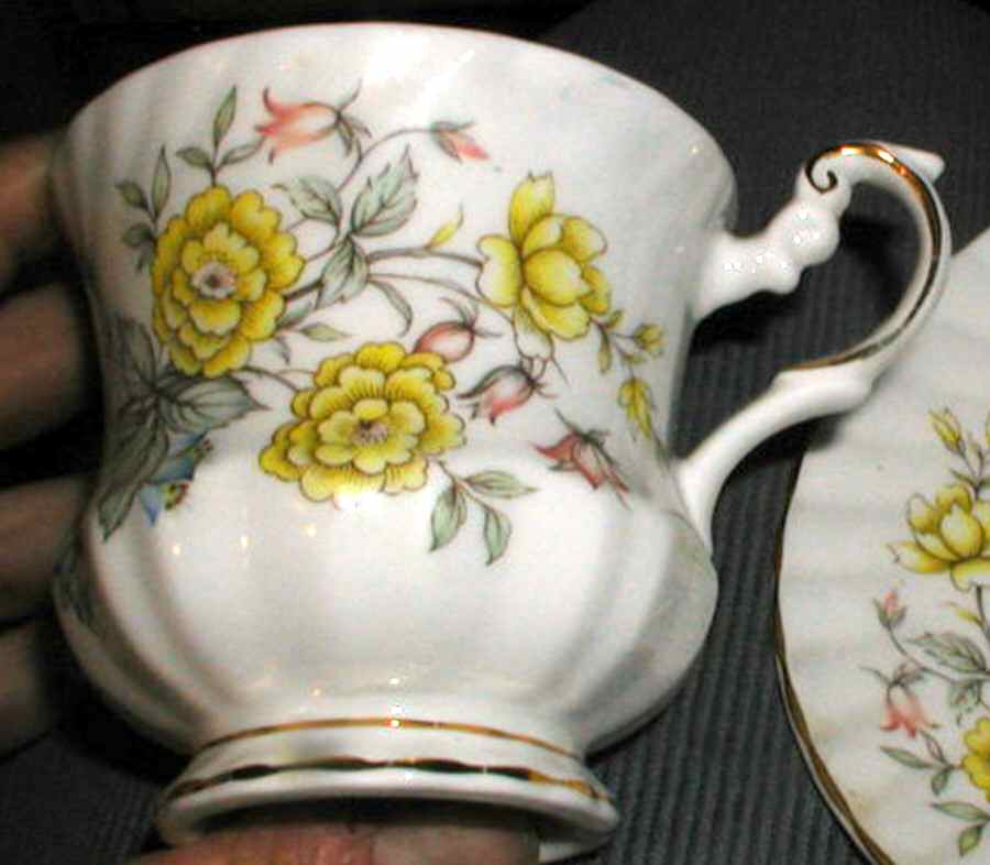 RIA82 Footed Cup by Rosina-Queens-1