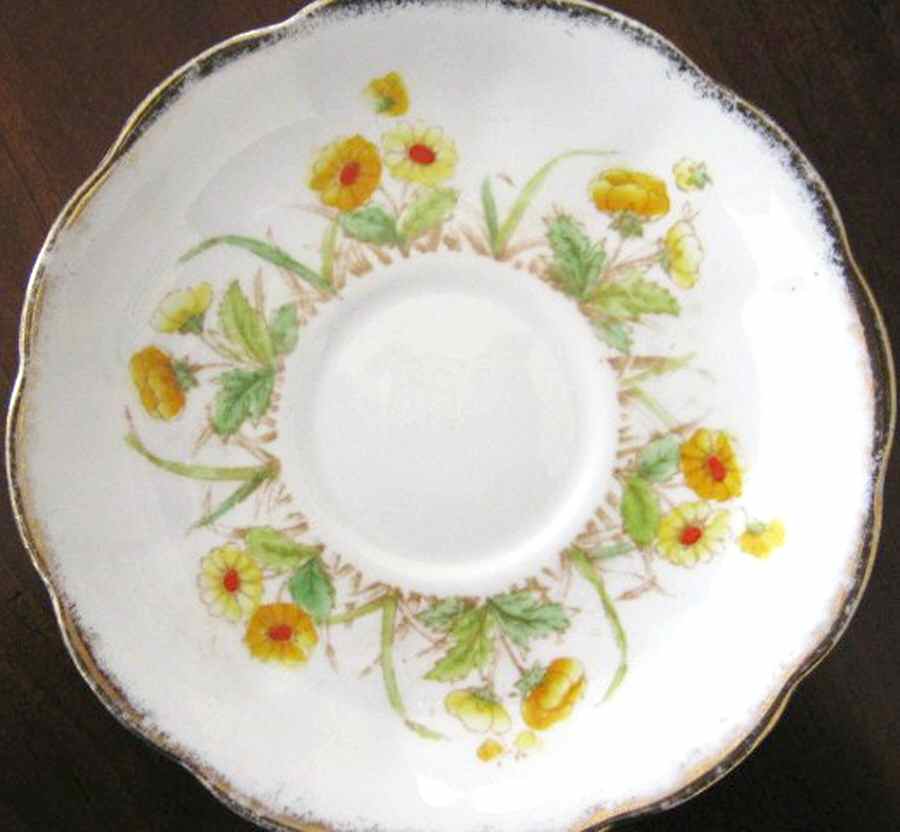 9877 Saucer by Royal Albert-1