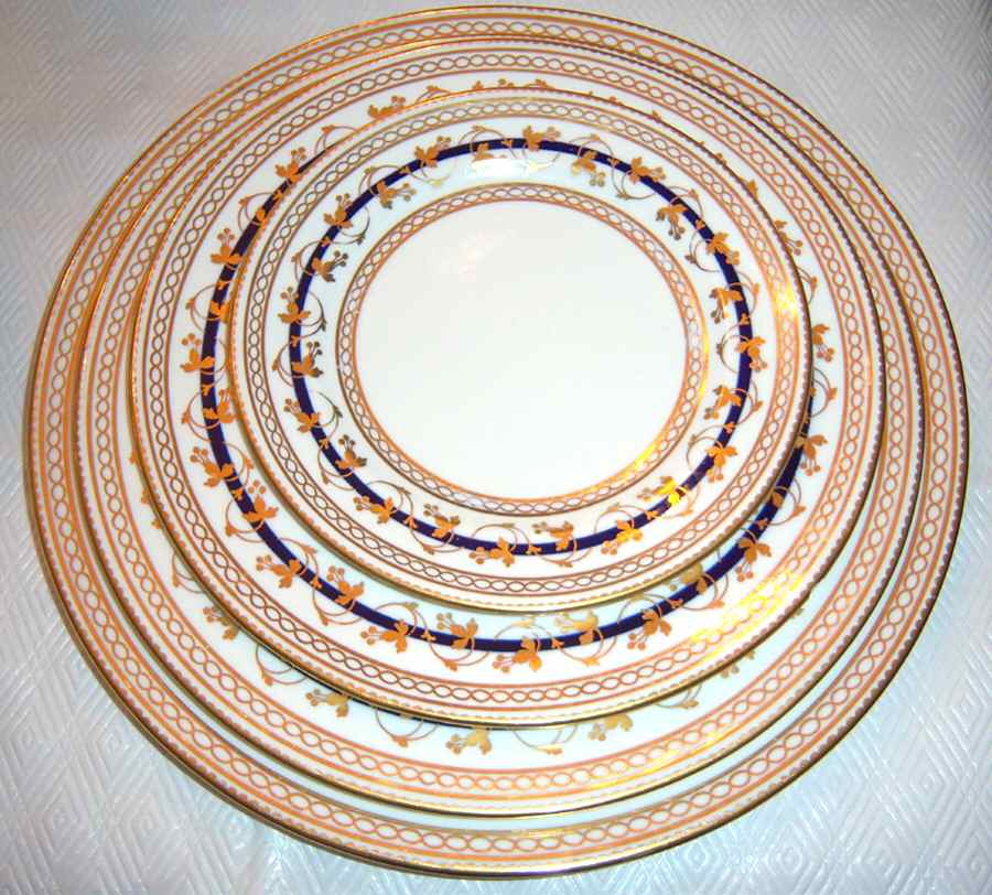 RCD139 Dinner Plate by Royal Crown Derby-1