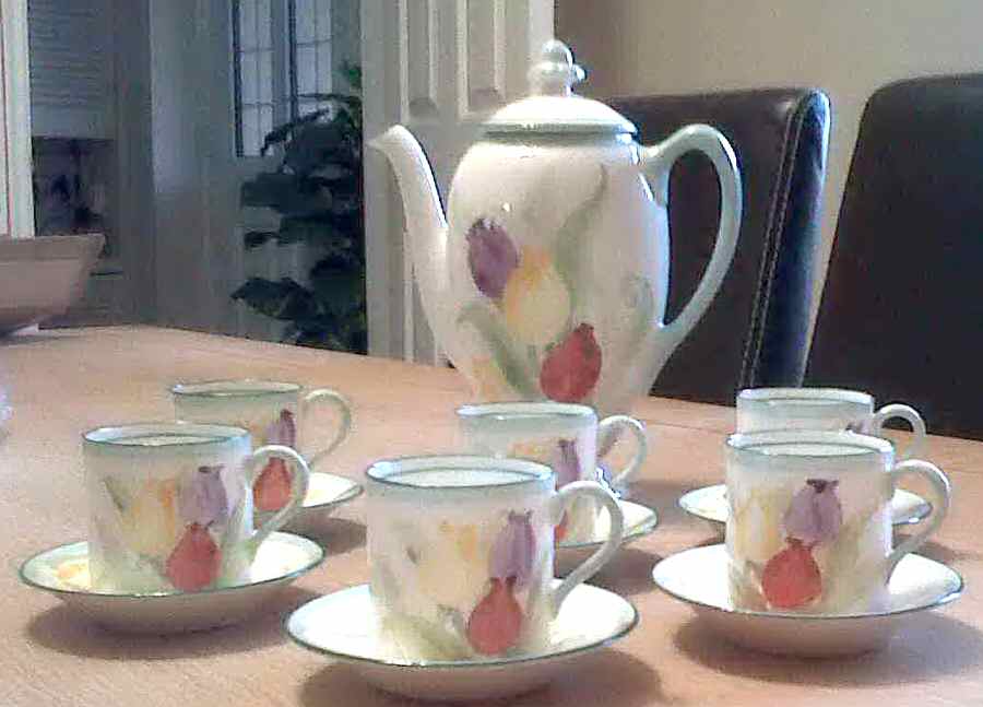 V1406 Coffee Pot & Lid by Royal Doulton-1