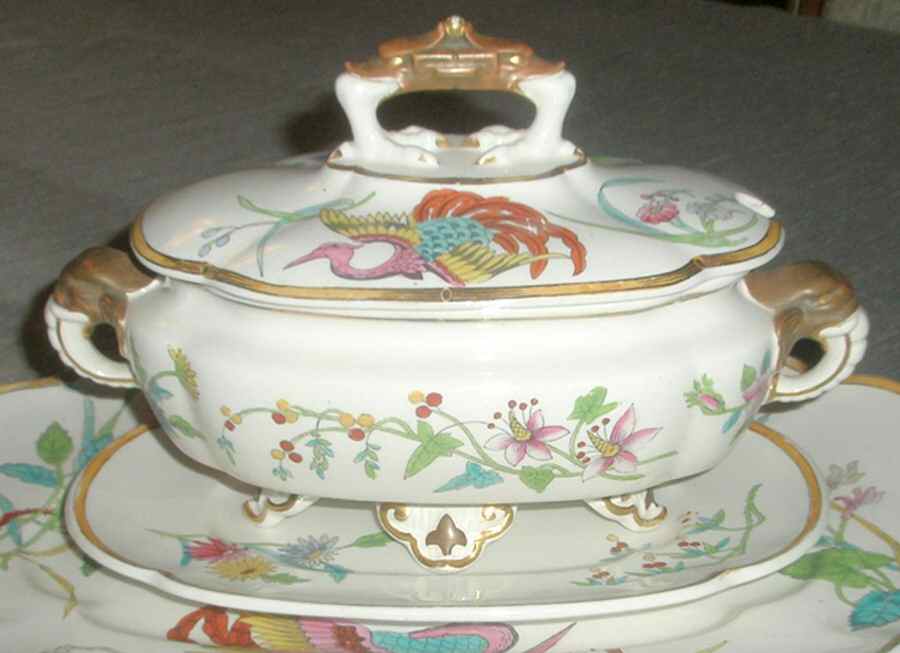 RW252 Gravy Boat & Lid w/Underplate by Royal Worcester-1