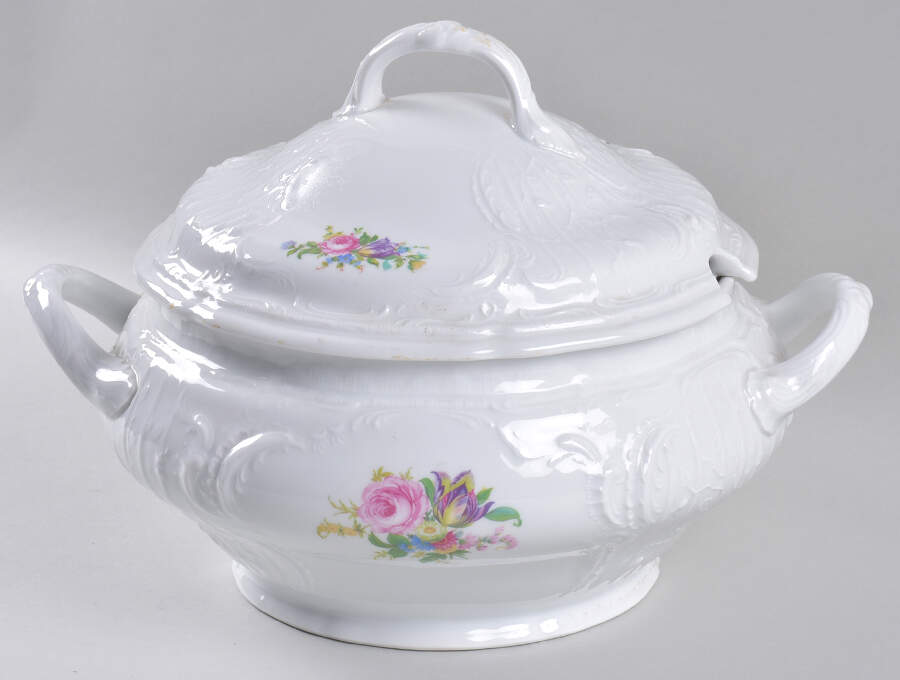 R2108 Tureen &  Lid by Rosenthal - Continental-1