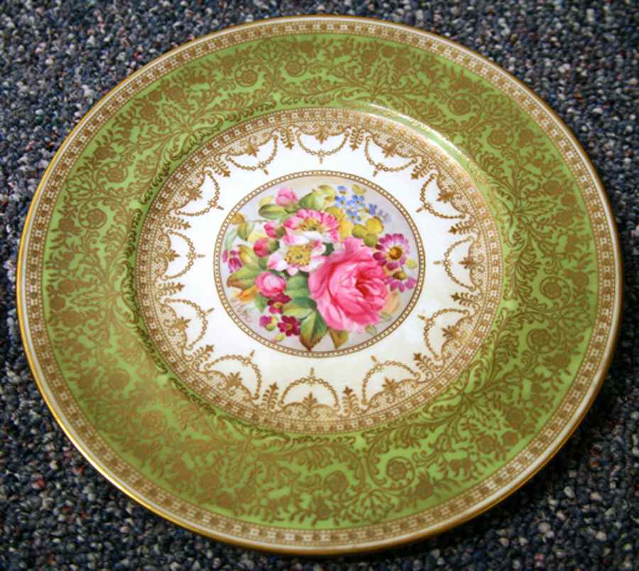 Y6423 Dinner Plate by Royal Cauldon-1