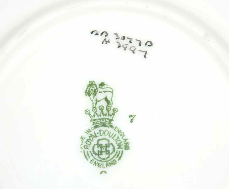 H3997 Saucer by Royal Doulton-1