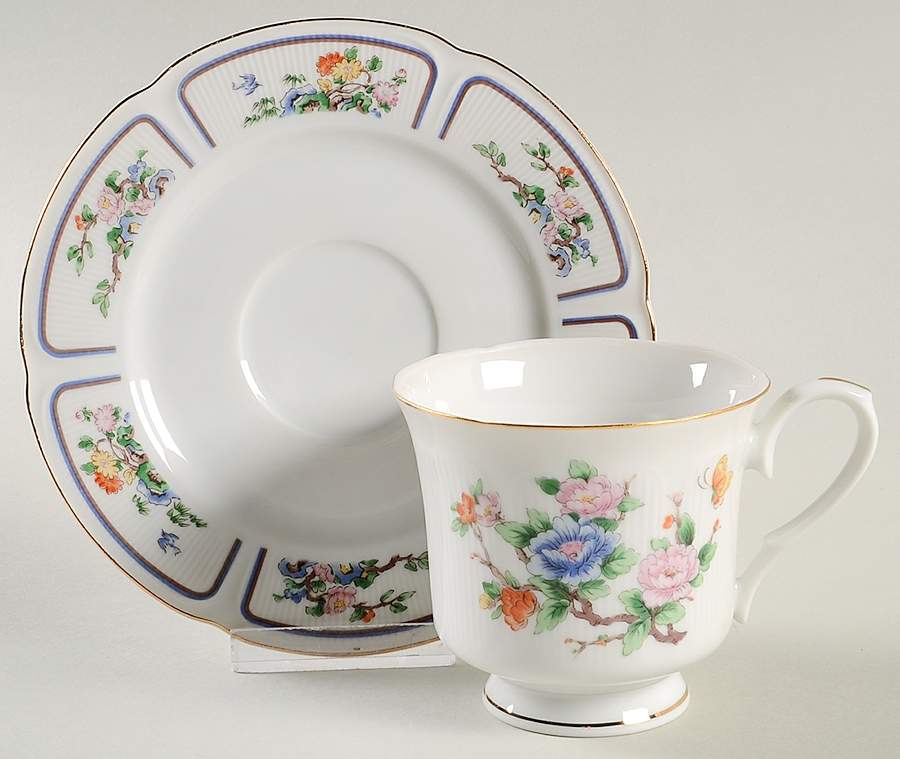 Papillon Footed Cup & Saucer Set by Ranmaru-1