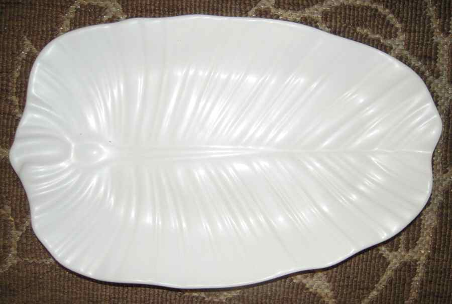 Leaf Collection White 12" Oval Serving Platter by Roscher & Co-1