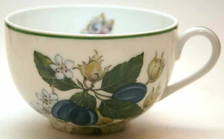 RYD83 Footed Cup by Raynaud-1