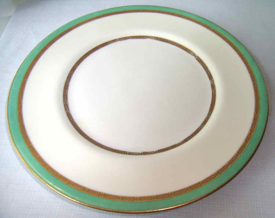 RA8440 Green Dinner Plate by Royal Doulton-1