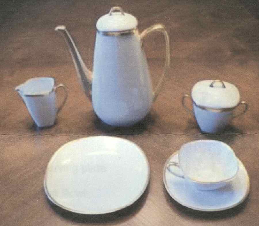 RYD84 Coffee Pot & Lid by Raynaud-1