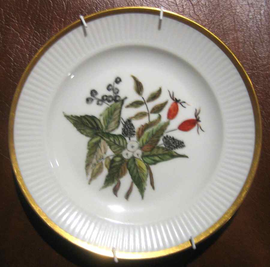 RCO31 Dinner Plate by Royal Copenhagen-1