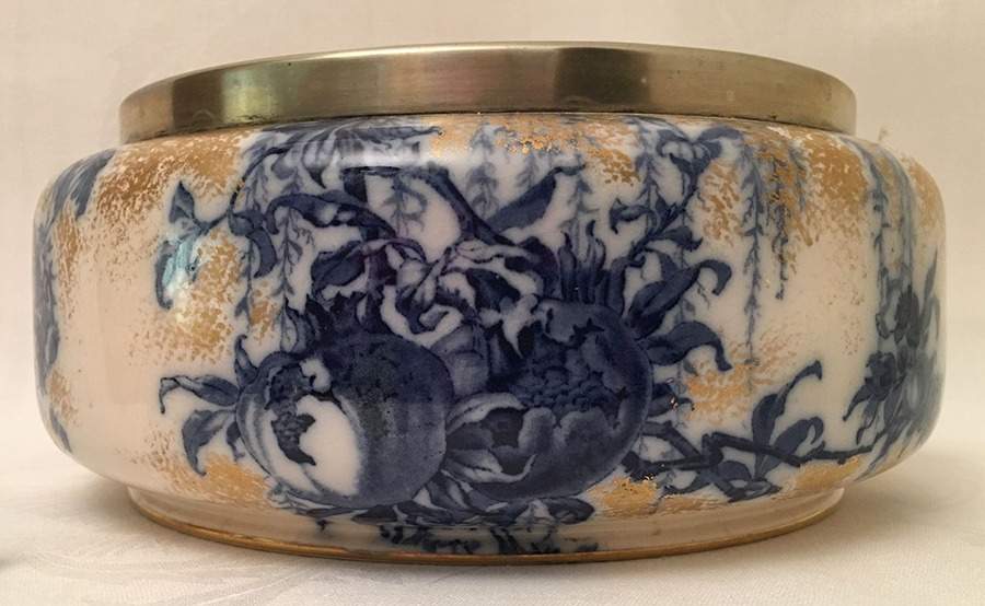 Arundel (Gold Accent) 9" Salad Serving Bowl by Royal Doulton-1