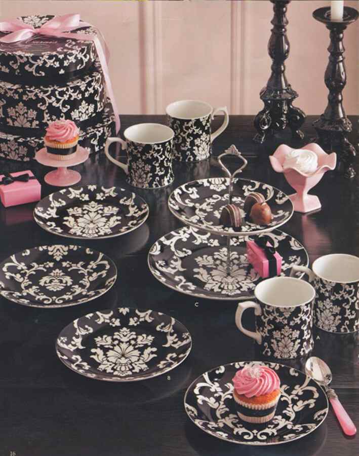 Les Marais Dessert/Pie Plate by Rosanna-1