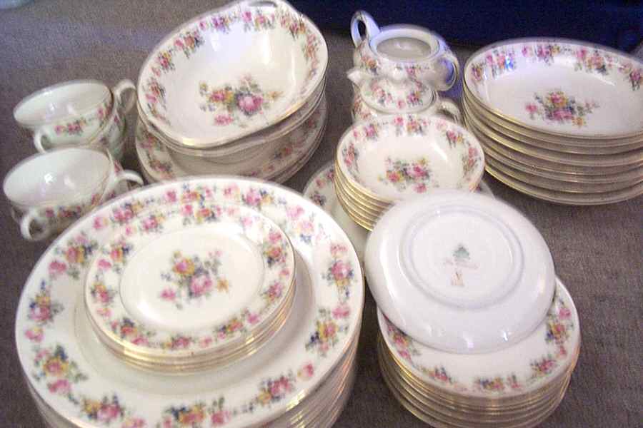 Rosemere, The Dinner Plate by Royal Ivory (Czech, Germany)-1