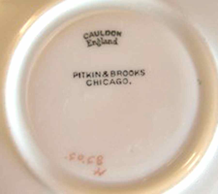H8505 Saucer by Royal Cauldon-1