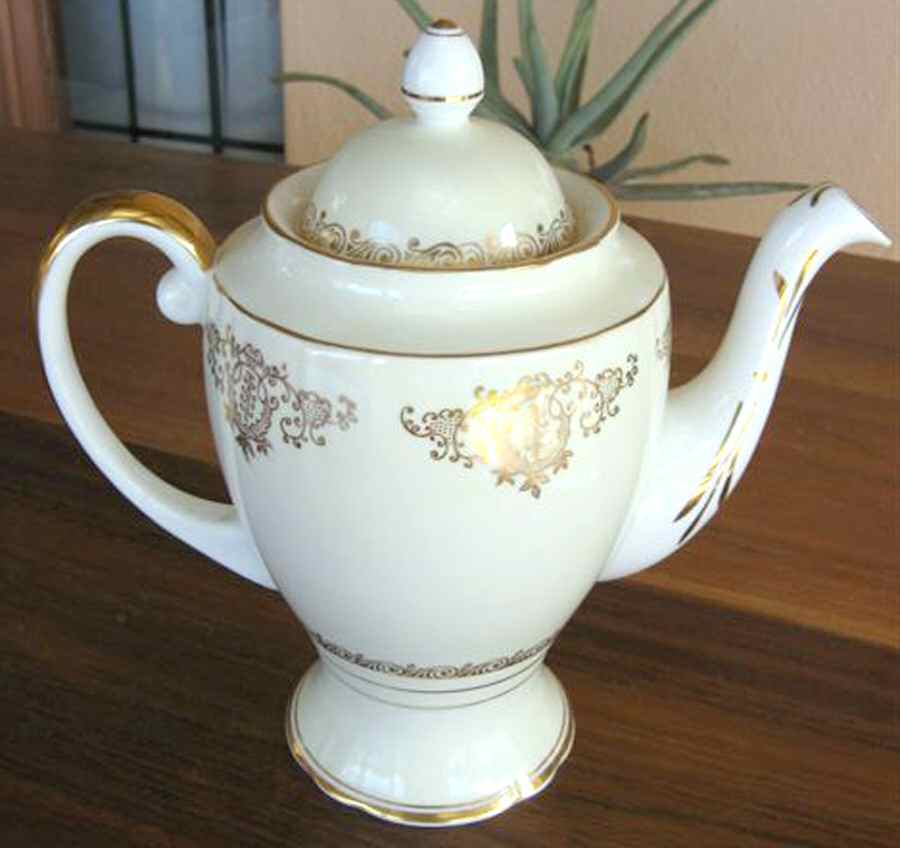 RSD63 Coffee Pot & Lid by Royal Standard-1