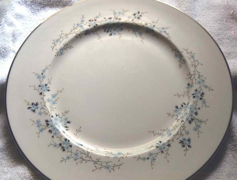 Fleurette Dinner Plate by Royal Jackson-1