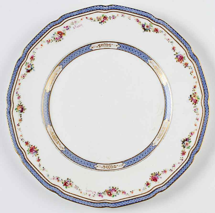 H935 Dinner Plate by Royal Doulton-1