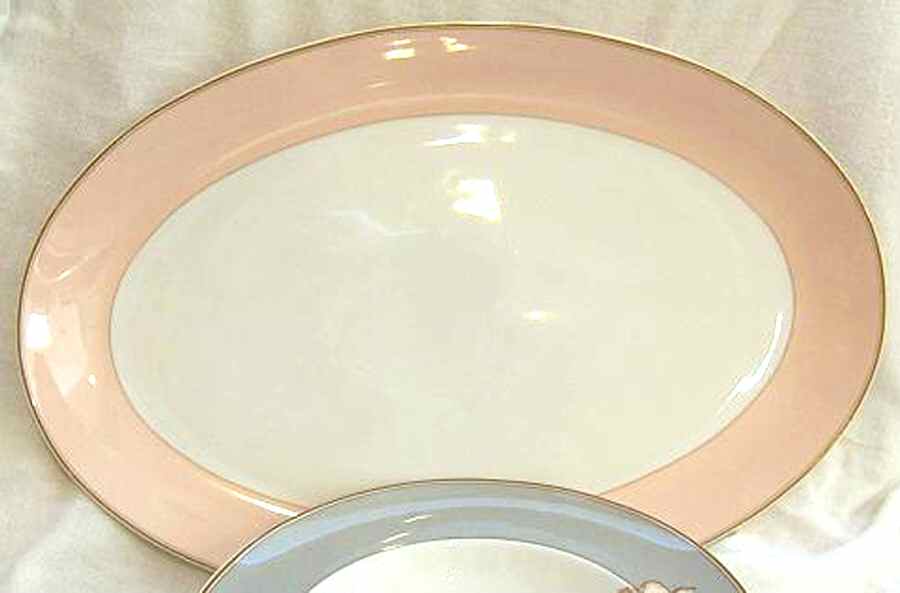Solitaire 14" Oval Serving Platter by Royal Tettau-1