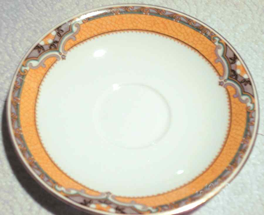 RAZ2 Saucer by Royal Alma (England)-1
