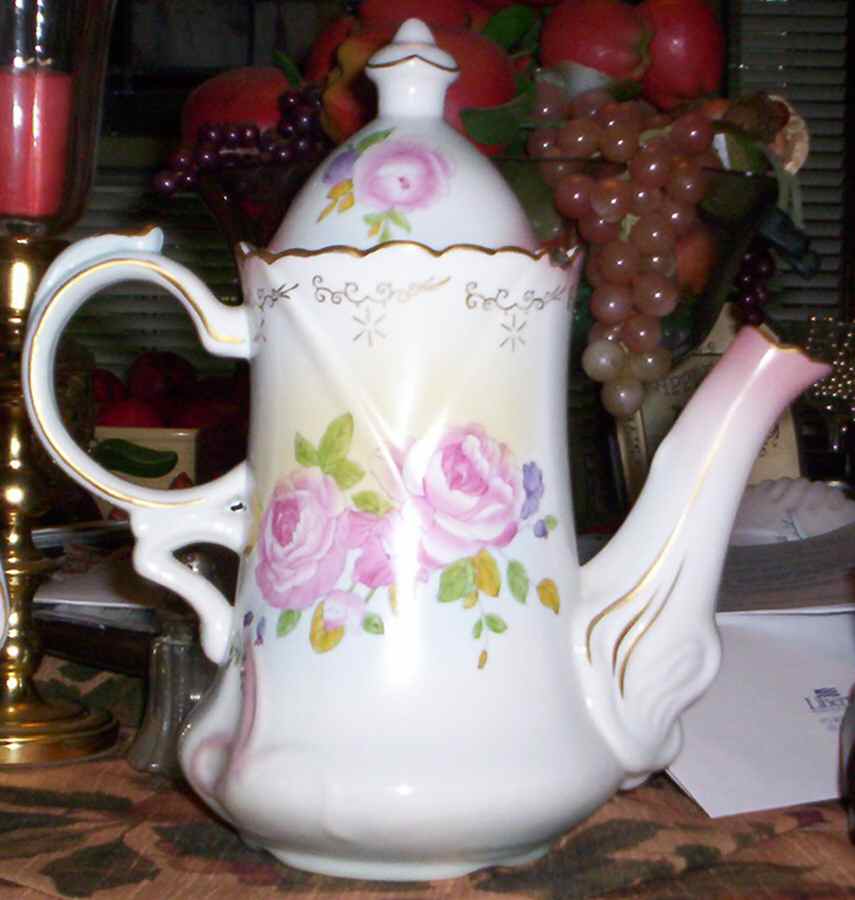 RPU36 Coffee Pot & Lid by RS Prussia-1