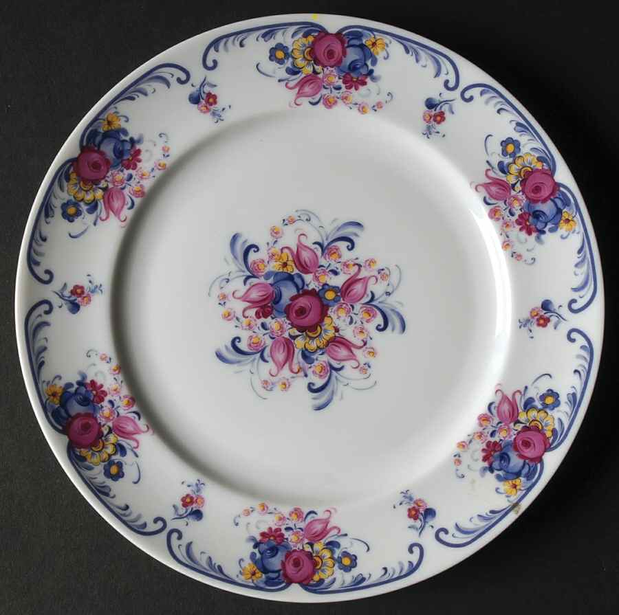 ROT293 Salad Plate by Royal Tettau-1