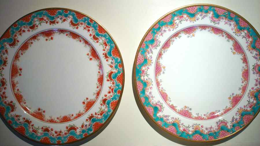 RD316 Dinner Plate by Royal Doulton-1