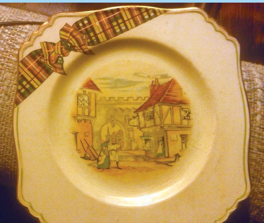 Ye Olde Innes (Tartan) Square Salad Plate by Royal Winton-1