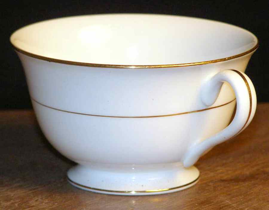 RO75 White Footed Cup by Rose (Japan)-1