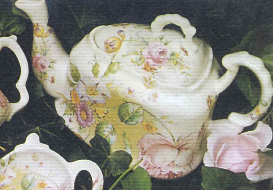 Rachel's Rose Teapot & Lid by Royal Crownford-1