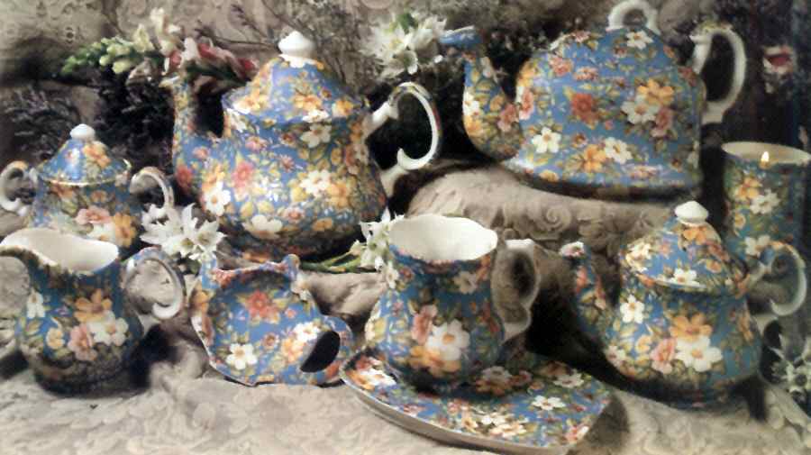 Avalon Teapot & Lid by Royal Crownford-1