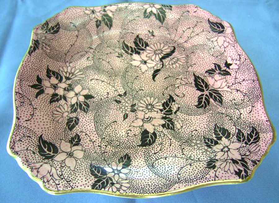 Black Daisies Pink Square Low Compote by Royal Winton-1