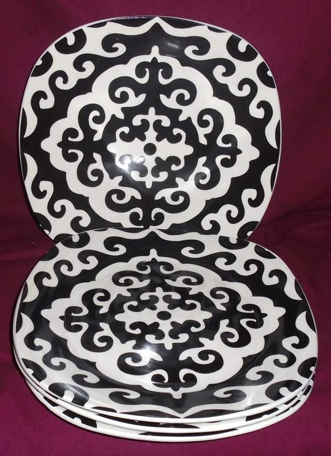 RRM8 Dinner Plate by Roscher & Co-1